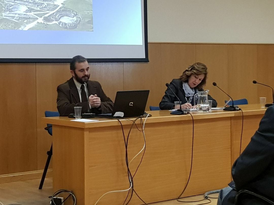 Momento de la inauguración del Seminario en la Universidad Complutense, sobre las piedras de afilar