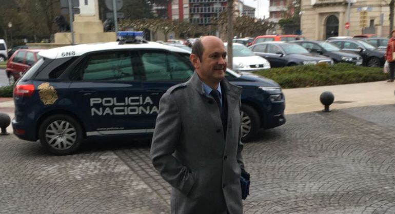 Rafael Louzán a la entrada al juzgado de Lugo para declarar ante la juez con motivo de la Operación Cóndor