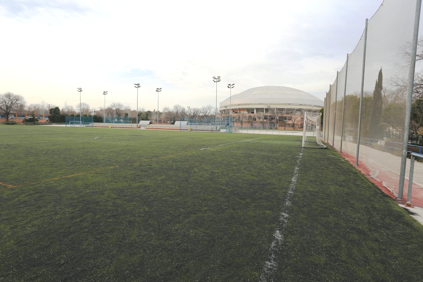 Los campos de fútbol junto a La Cubierta