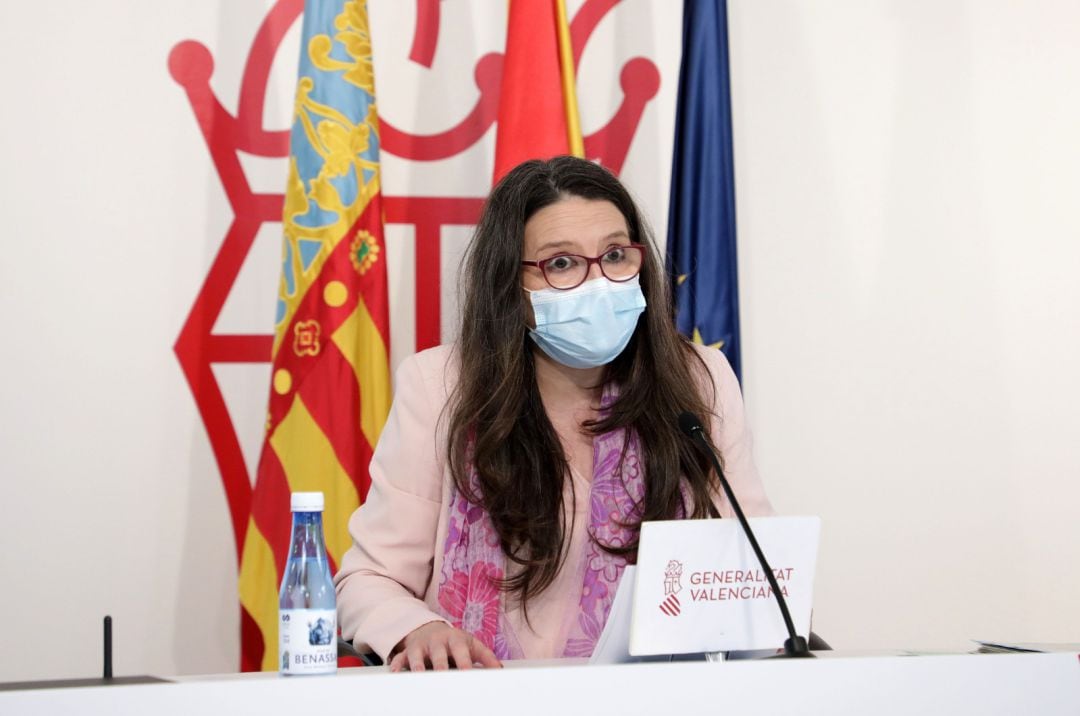 La vicepresidenta y portavoz del Consell, Mónica Oltra en la rueda de prensa tras el Pleno del Consell