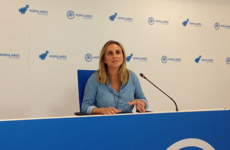 Rueda de prensa de la parlamentaria del PP por Granada Marifrán Carazo