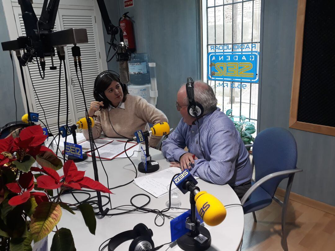 Momento de la entrevista que manteníamos con la alcaldesa de Jódar, M.ª Teresa García