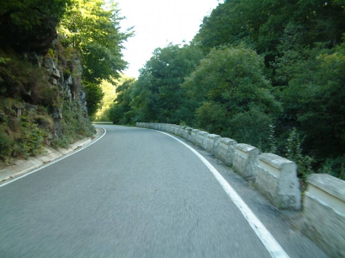 Fallece un motorista francés en Espinal