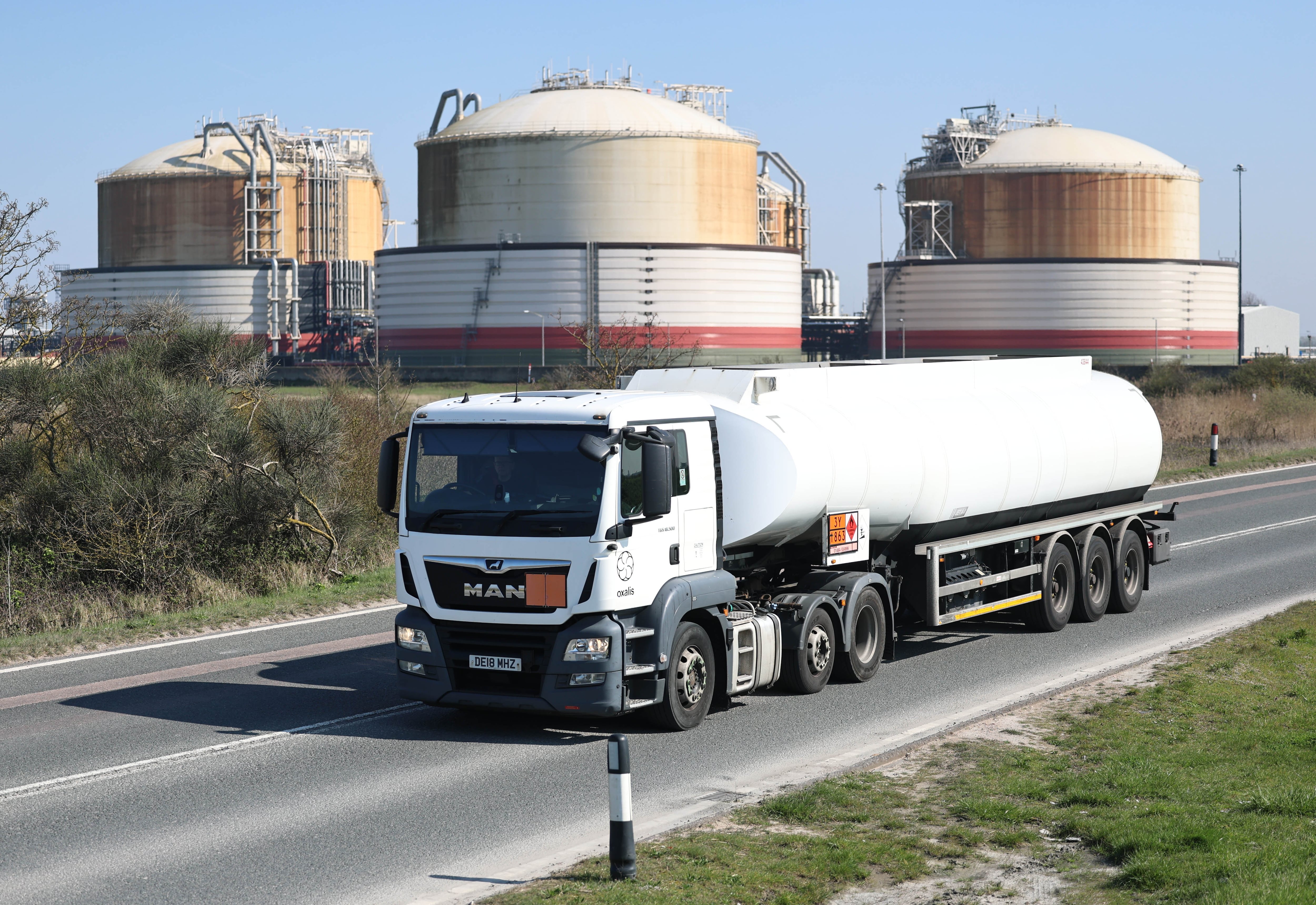 La Comisión Europea pide al sector gasista que empiece a rellenar los almacenes de gas: las reservas están ahora mismo por debajo del 30%