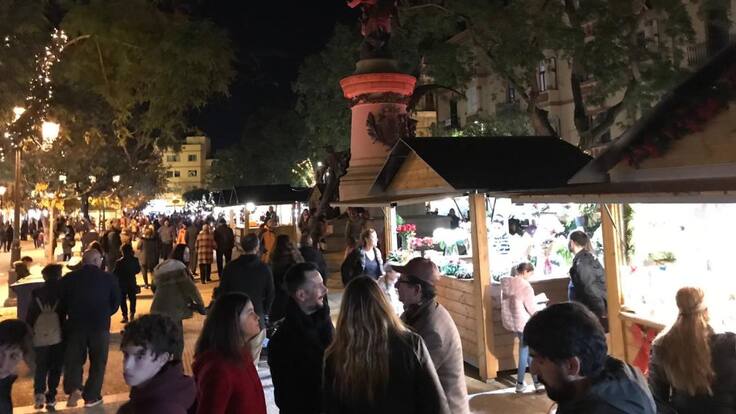 El espíritu navideño y el consumista ya inundan las calles
