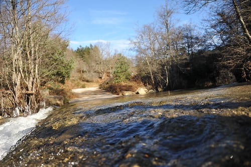 Río baias a su paso por Zuia