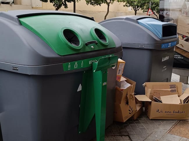 Contenedores de SADECO instalados por Contenur en la calle Claudio Marcelo de Córdoba