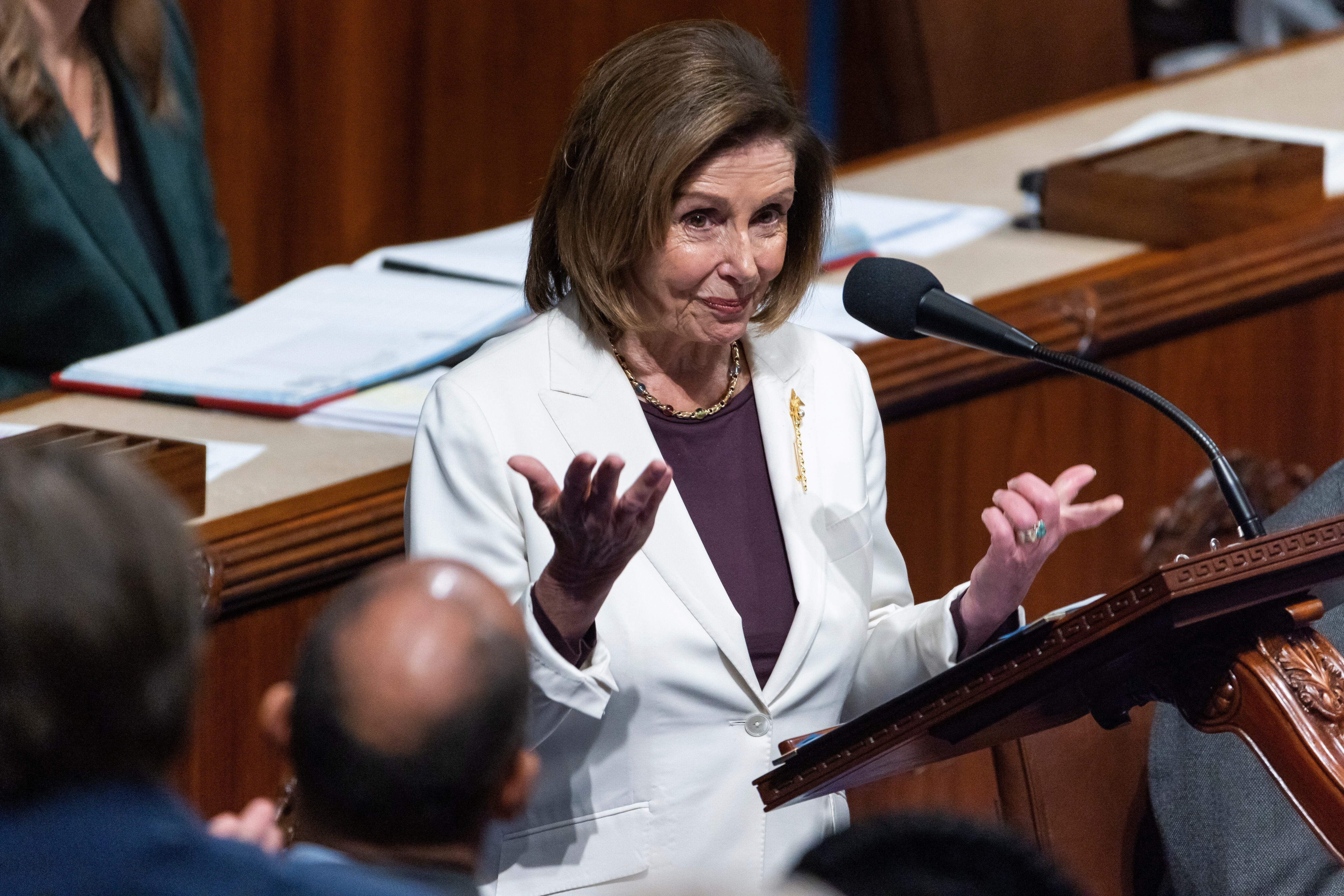 Nancy Pelosi durante el discurso en la Cámara de Representantes de este jueves