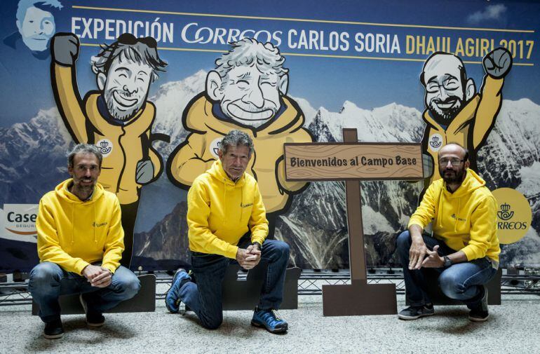 La Expedición Correos con Sito Carcavilla, Carlos Soria y Luis Miguel López.