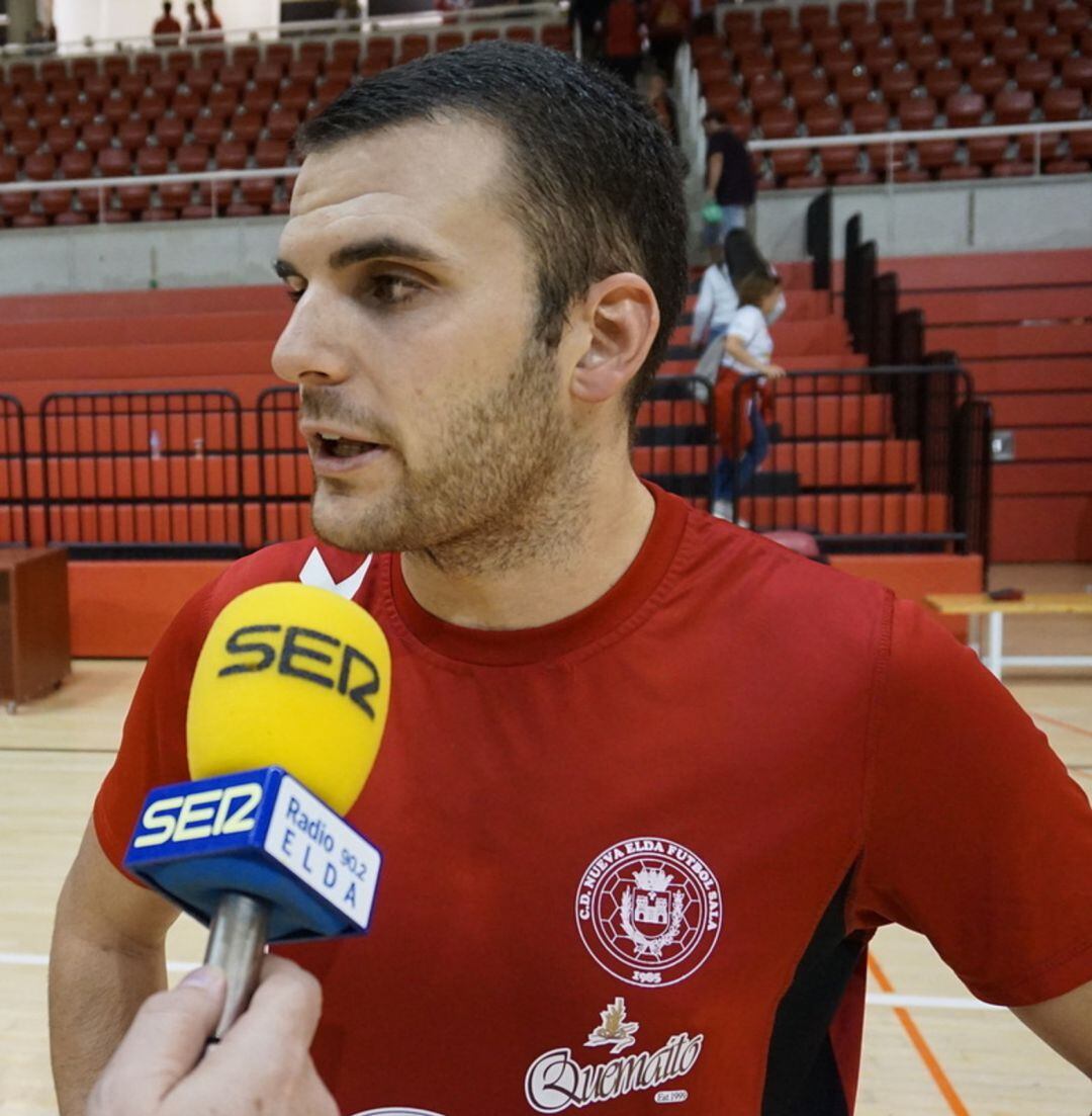 Aarón Barceló seguirá ligado al Nueva Elda F. S.