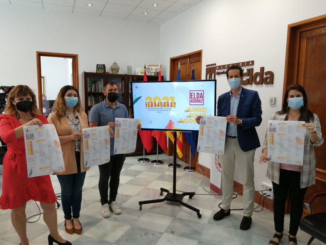 Presentación de la programación de verano para Elda por parte del alcalde y los concejales de Cultura, Juventud, Fiestas y Participación 