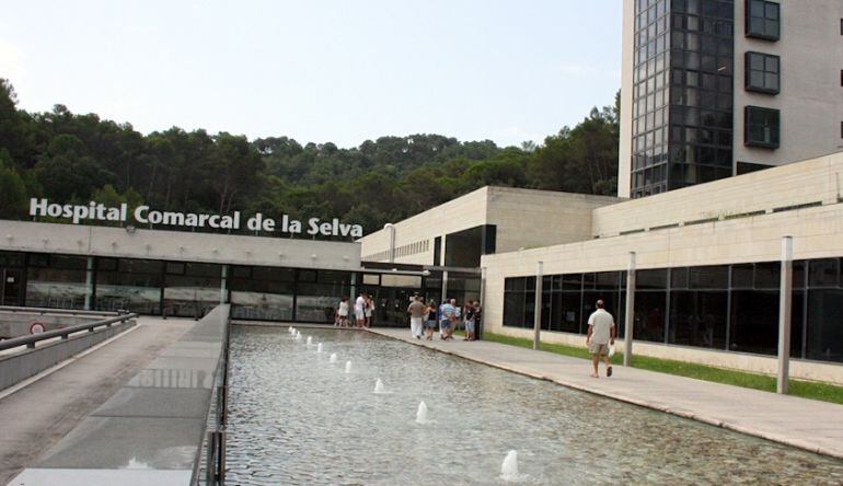 Els sindicats diu que s'ha d'esperar cinc dies per tenir llit a planta