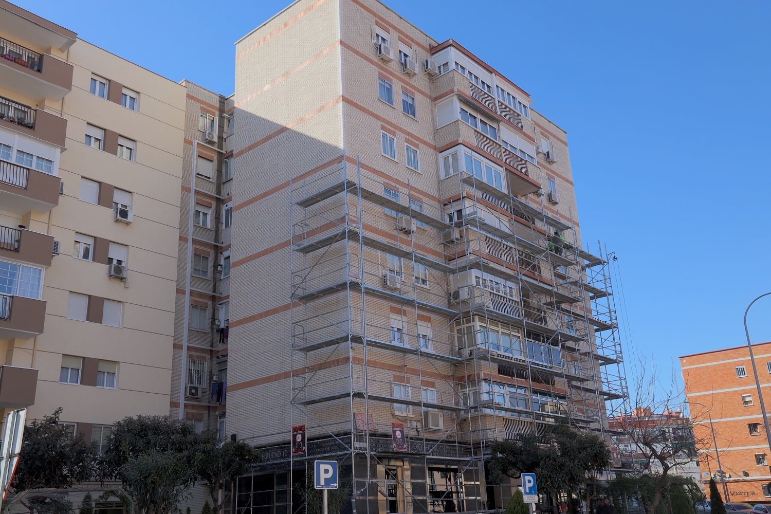 Un edificio en rehabilitación en Fuenlabrada