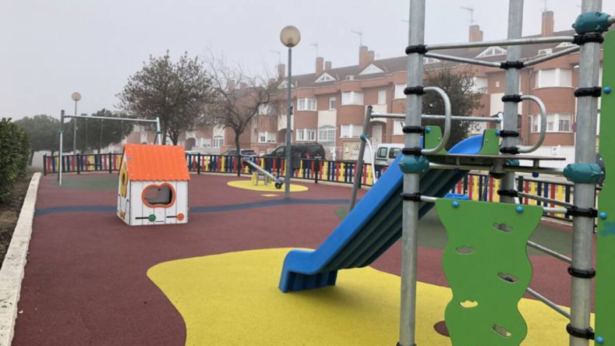 El parque Fuente Santa y los juegos de Hierbabuena se renuevan