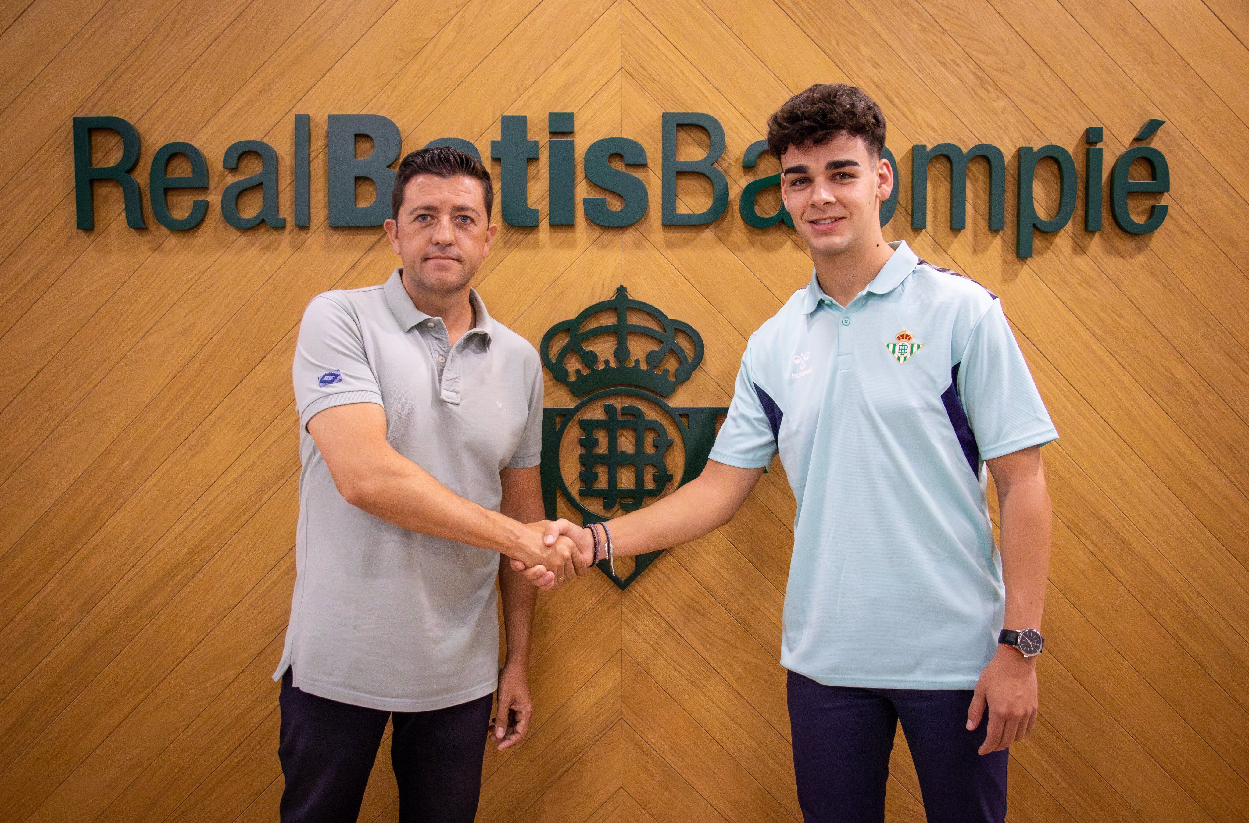 Andrés Caro en las instalaciones deportivas del Betis