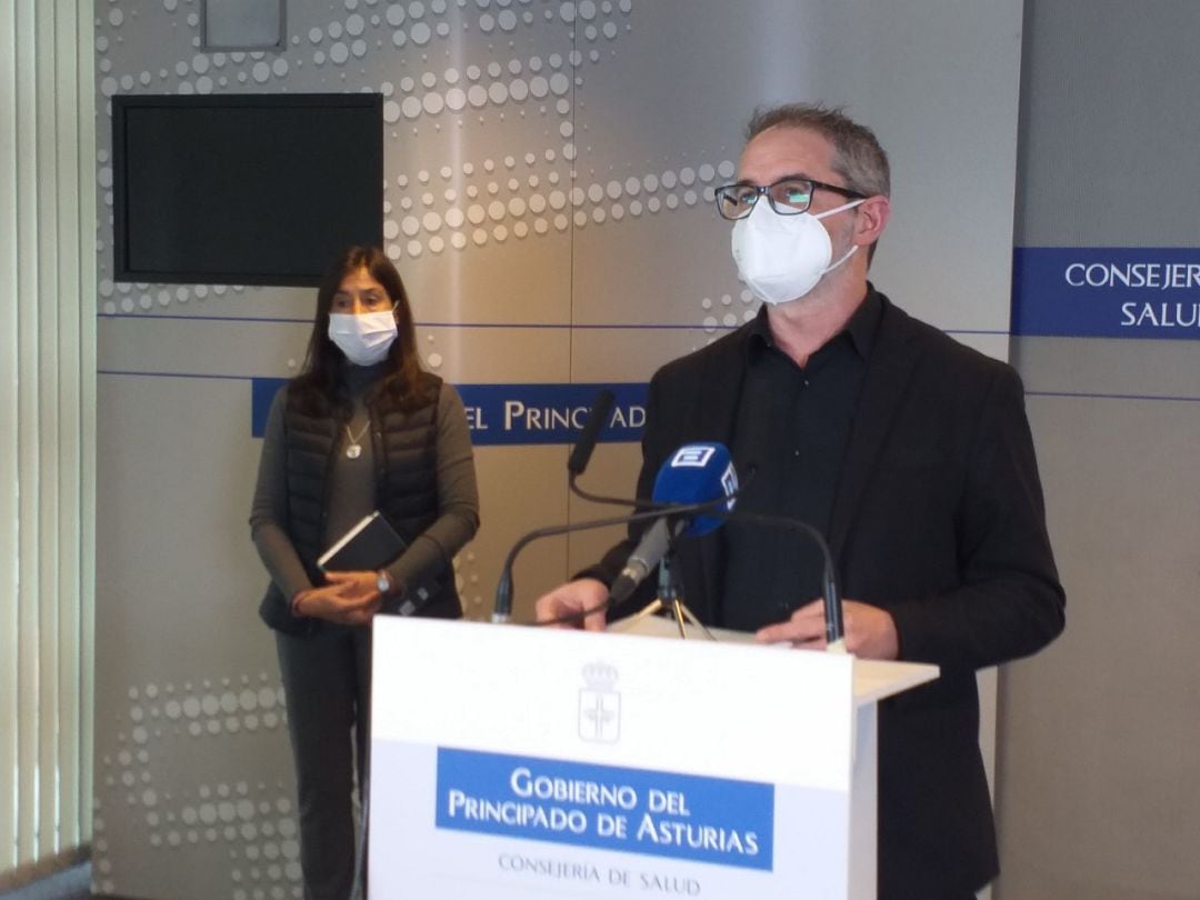 El director general de Salud Pública, Rafael Cofiño, durante una rueda de prensa. 