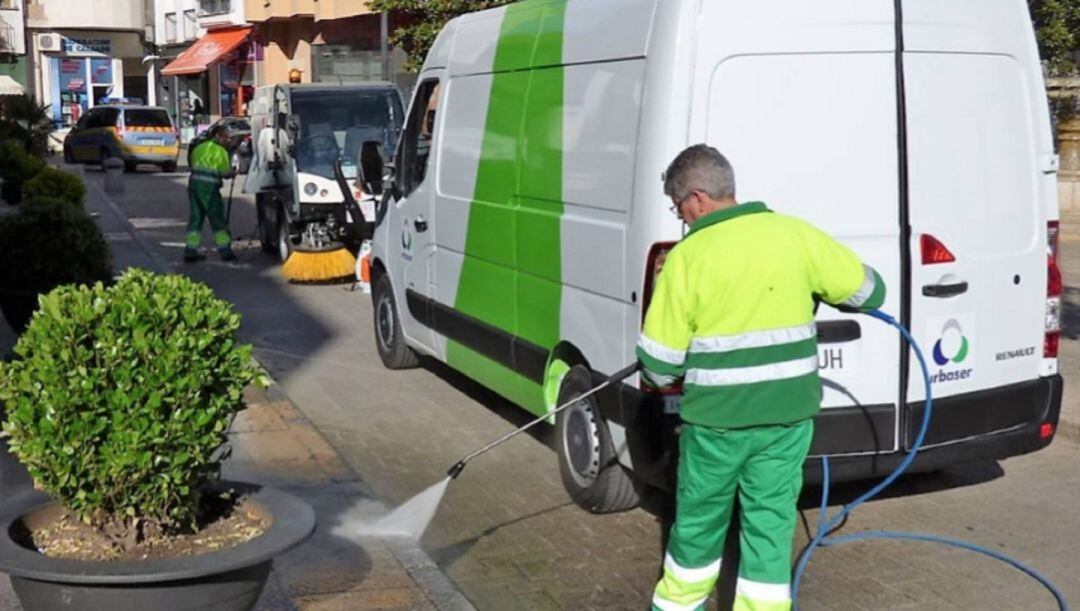 Empleados del servicio de limpieza municipal.