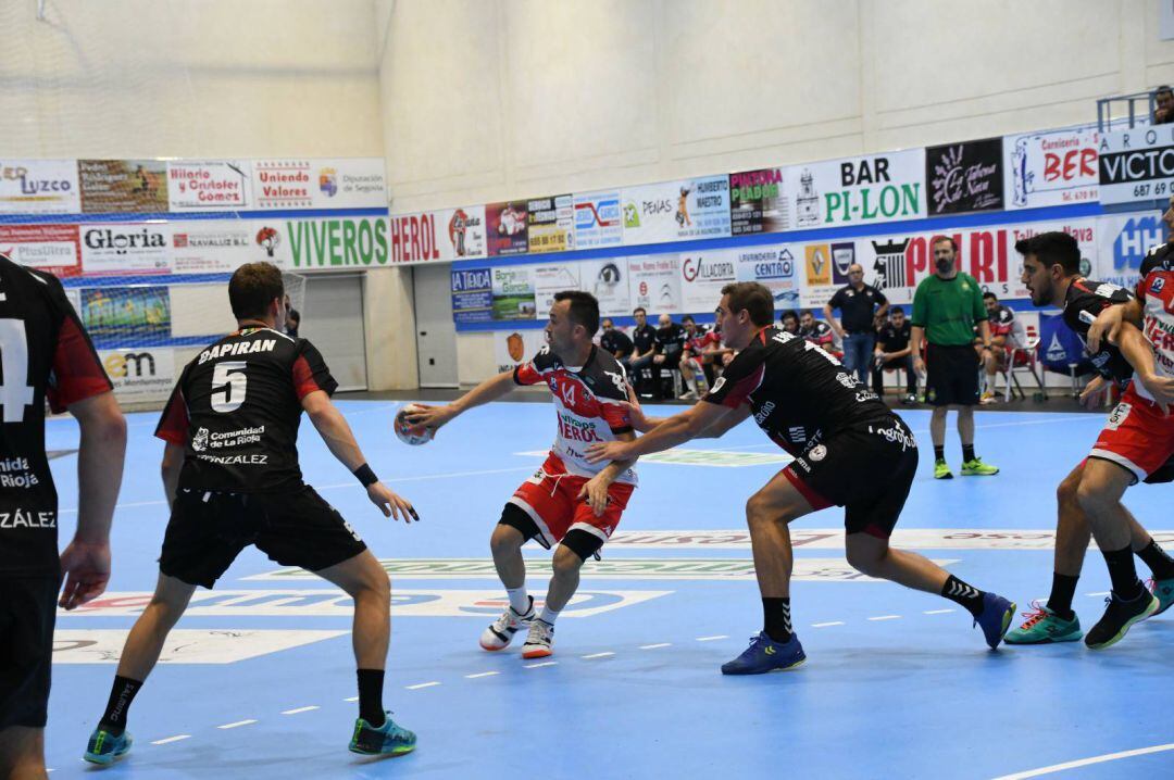 Balonmano Nava empata a 23 con Cangas