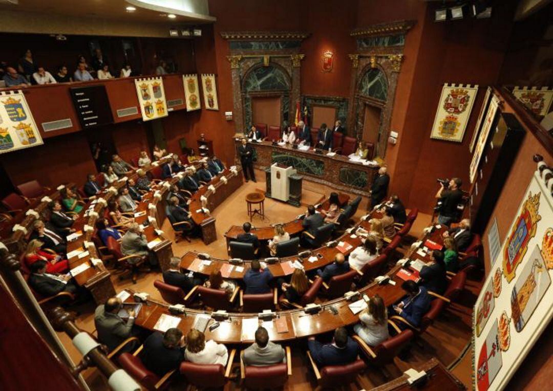 Pleno en la Asamblea Regional, en una foto de archivo