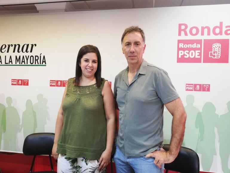 La parlamentaria andaluza Gema Ruiz junto al secretario de Organización, Rubén Morales