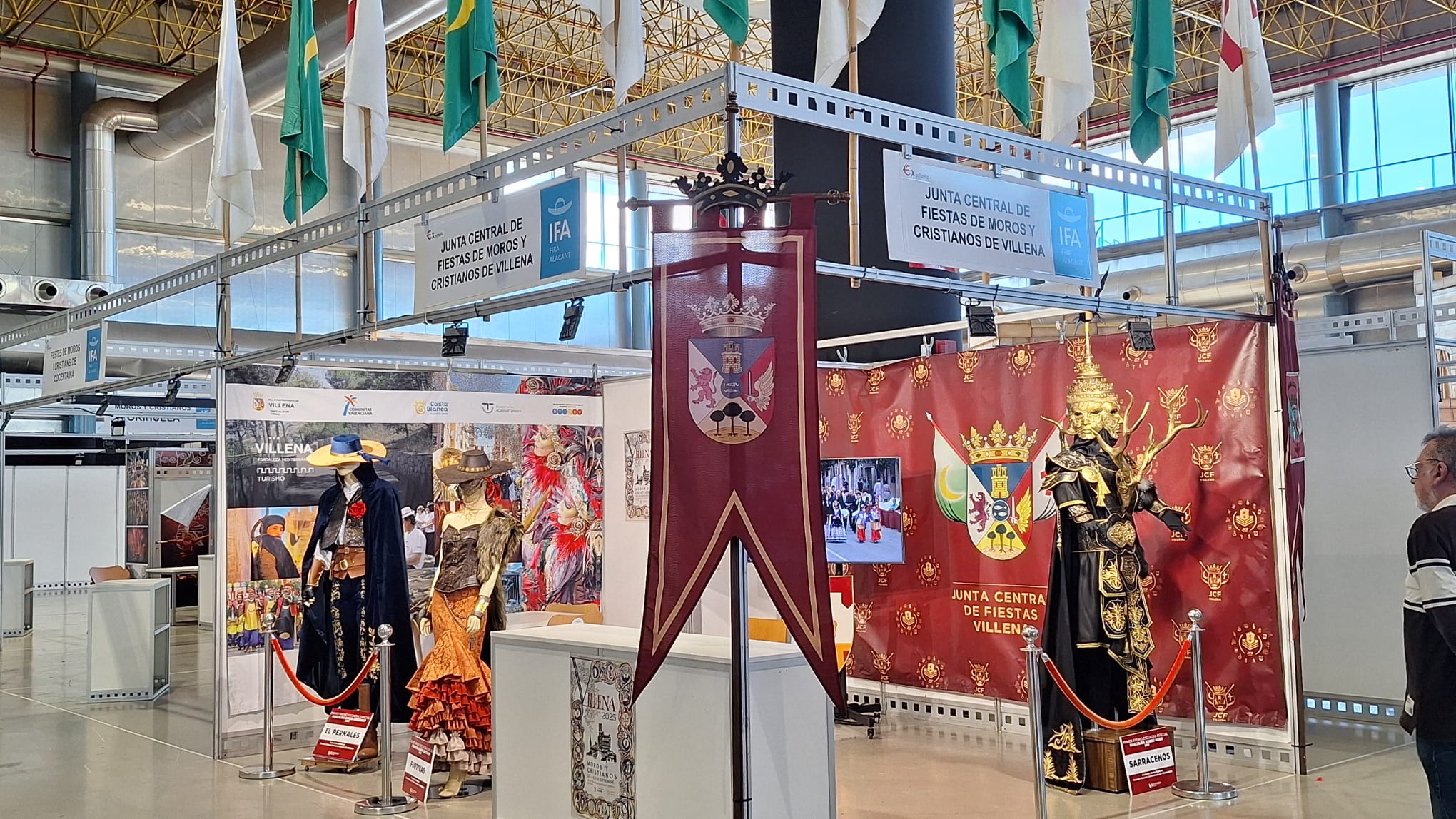 La Junta Central de fiestas de Villena en Expofiesta