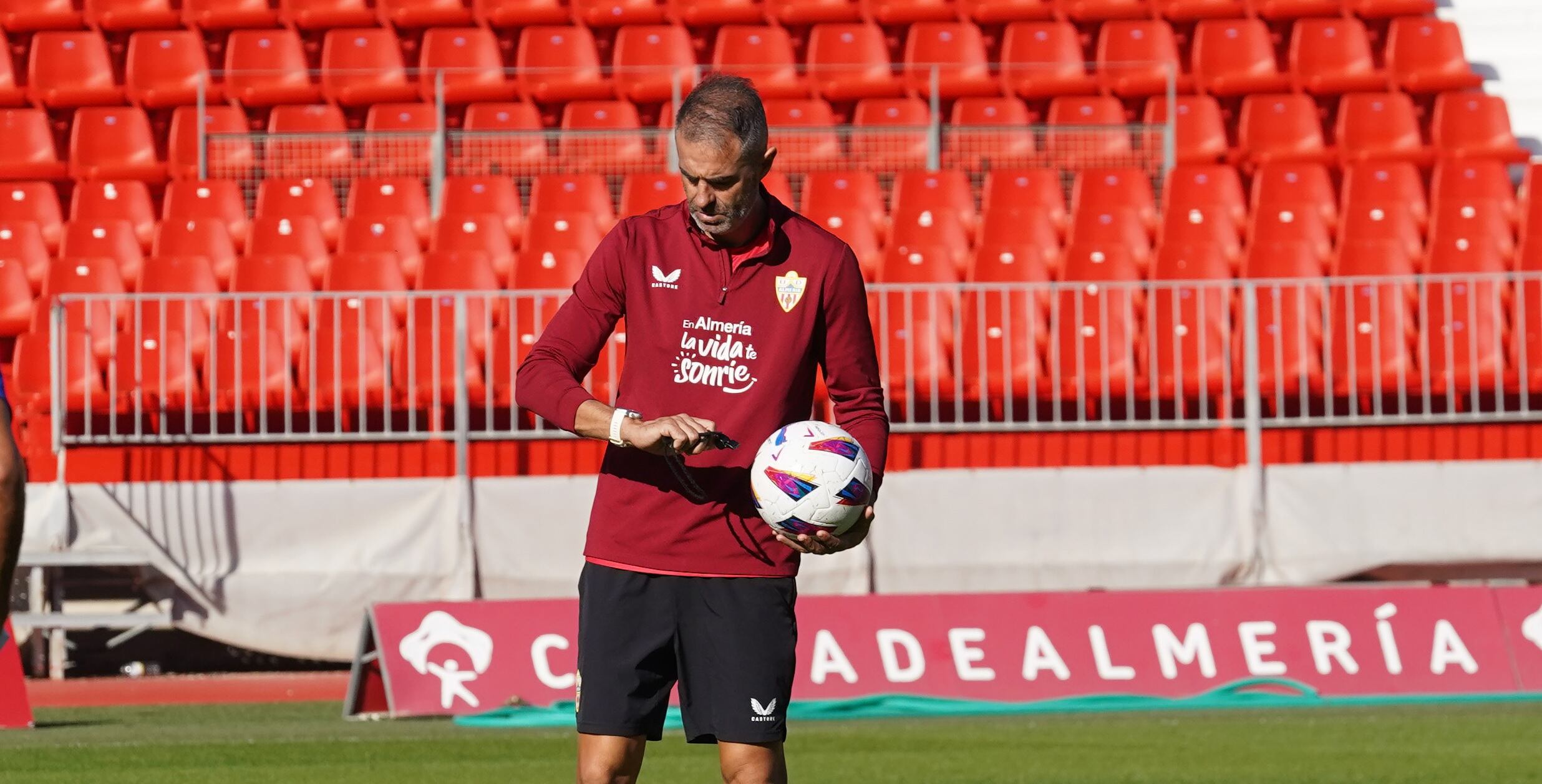 Gaizka Garitano cuenta las horas para enfrentarse al Real Betis en el Mediterráneo.