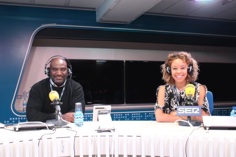 Armando Buika y Mary Ruiz en los estudios de Radio Madrid