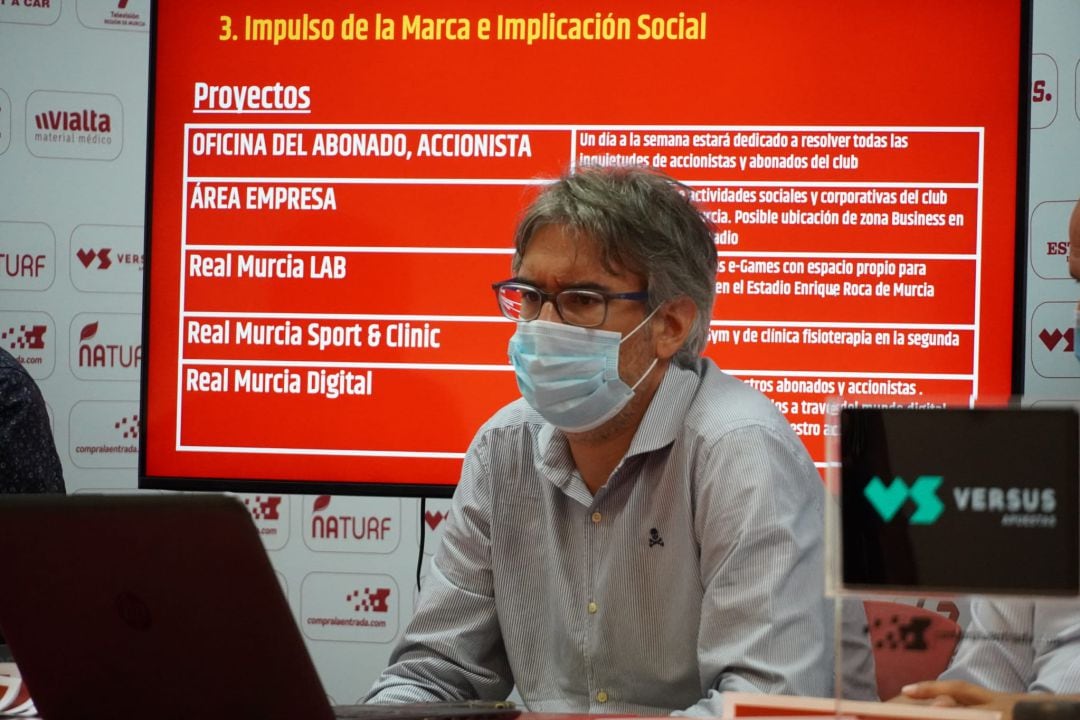 Francisco Cobacho, consejero del Real Murcia, en la presentación del Plan Director