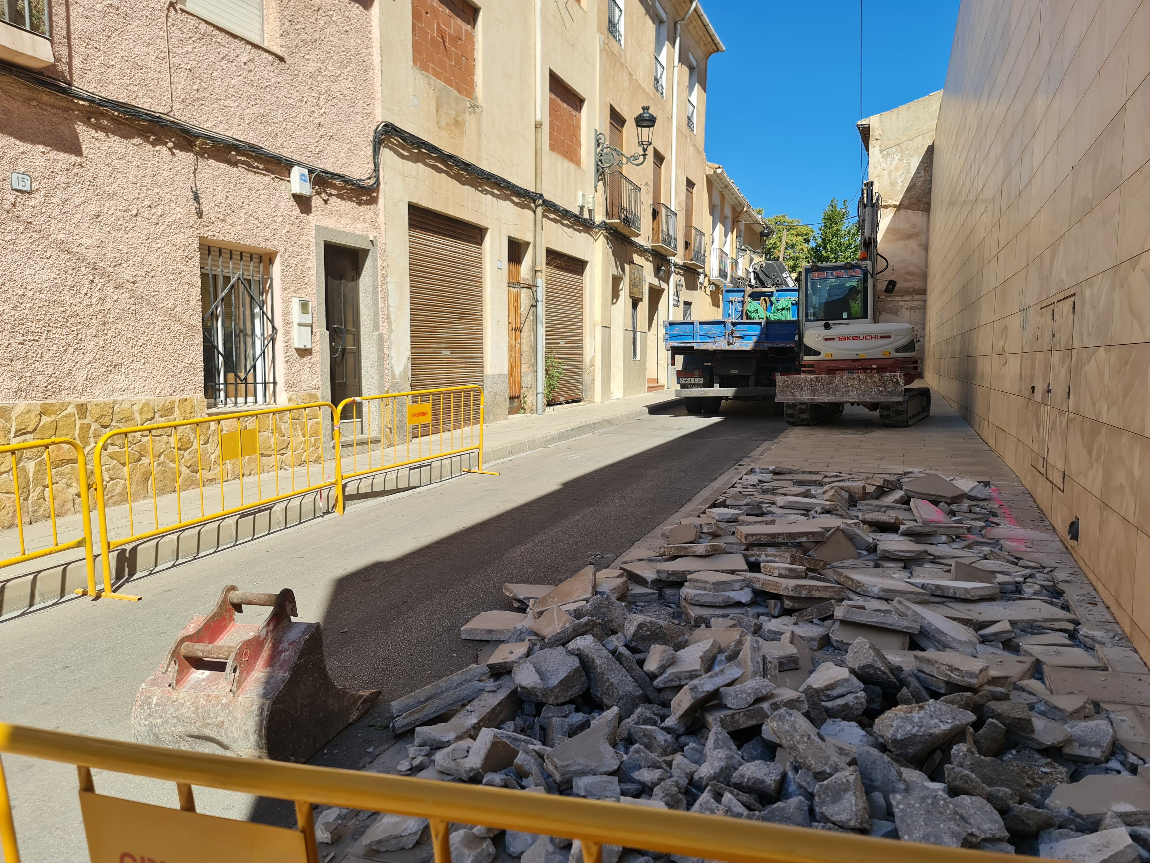 Obras calle Independencia y Huerto en Elda