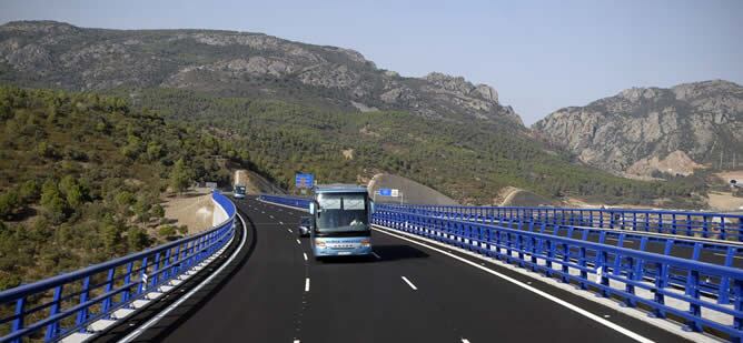 Con la presencia del ministro de Fomento, José Blanco, se ha inaugurado los nuevos tramos de la A-4 en Despeñaperros (Jaén)