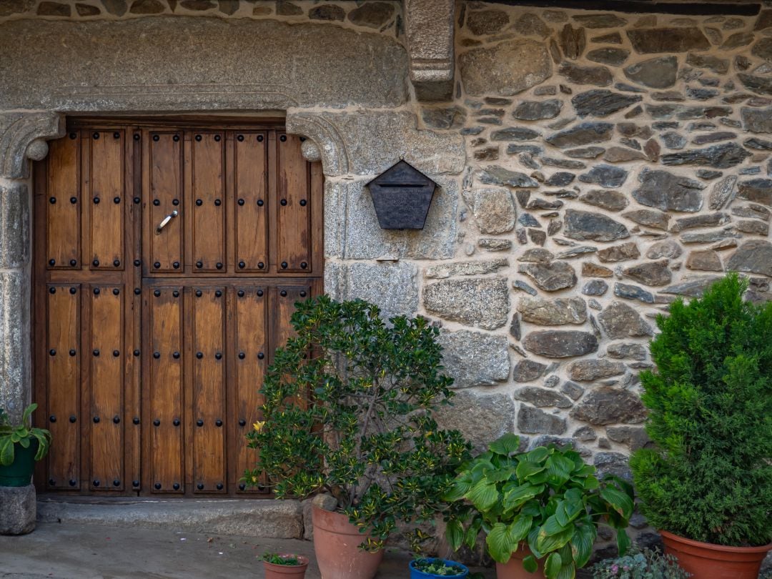 Fachada de una casa rural en una imagen de archivo. 