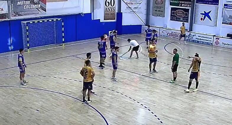 Imagen de los últimos instantes de juego del Tubos Aranda ante Sarrià en territorio gerundense