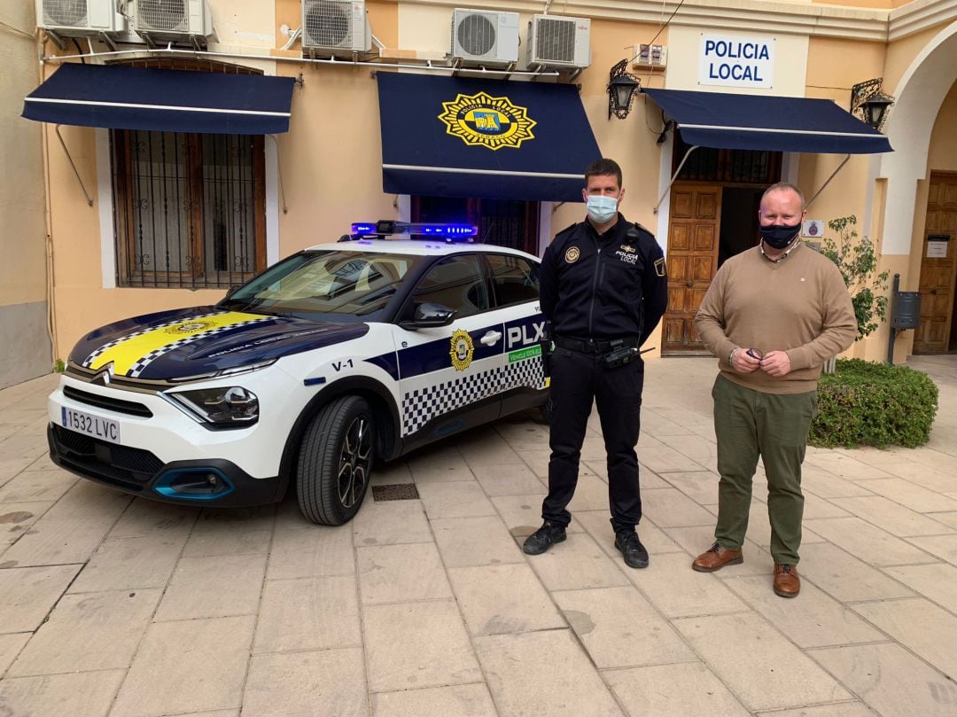 Primer coche eléctrico para la Policía Local de Xeraco 