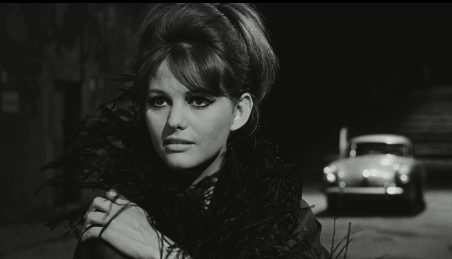 Claudia Cardinale en una escena de Ocho y medio