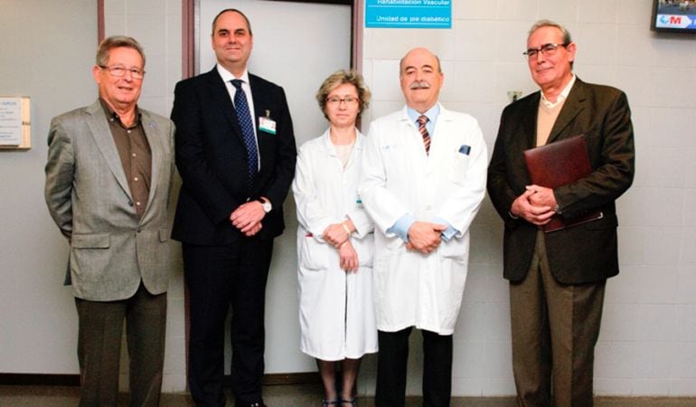 Carlos Villoria, segundo por la izquierda en la imagen