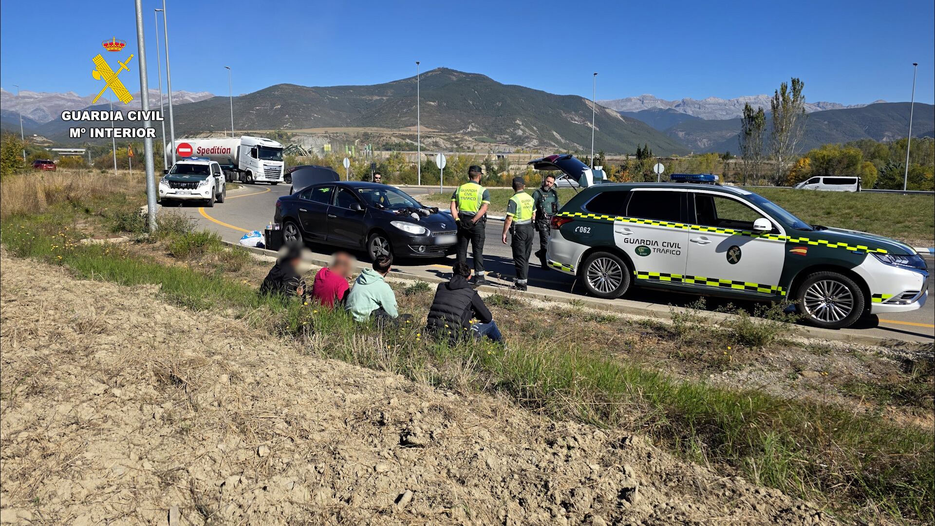 La Guardia Civil detectó en un control policial, en el municipio de Sabiñánigo (Huesca), el vehículo en el que viajaban cuatro personas