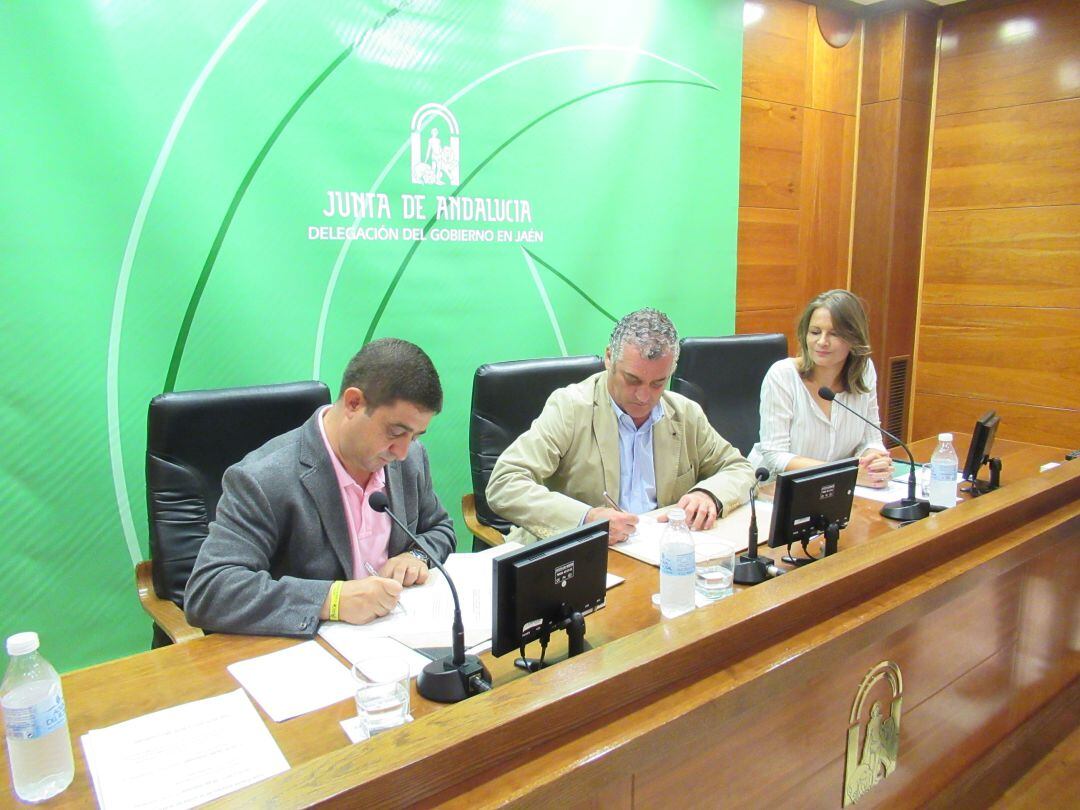 Francisco Reyes, Javier Carnero y Ana Cobo en rueda de prensa