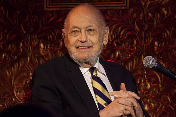 El compositor musical, Charles Strouse, durante el show &quot;A Star-Studded Cabaretat&quot;