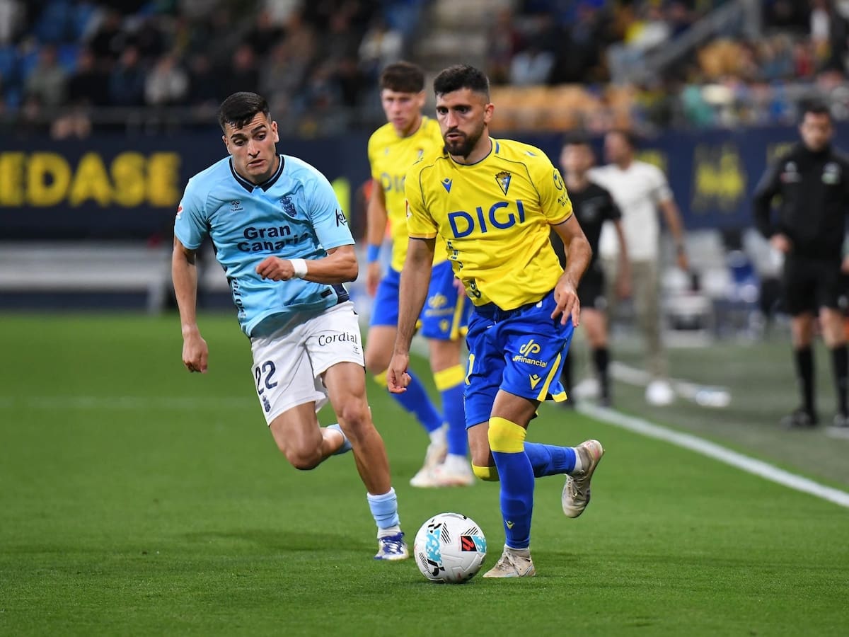 Idiakez no resucita al Cádiz CF y la inercia perdedora sigue su camino