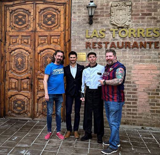 Larry Shy en su visita a Las Torres