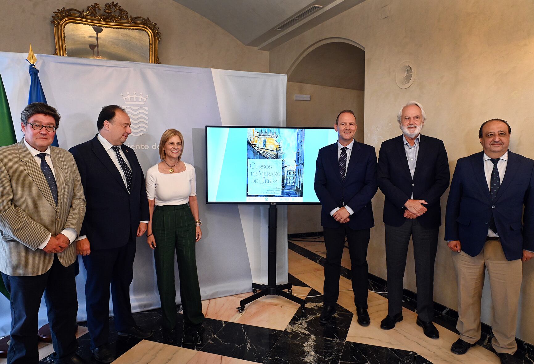 La Alcaldesa de Jerez María José García-Pelayo junto a los rectores de la Universidad de Cádiz y la Universidad Internacional de Andalucía.
