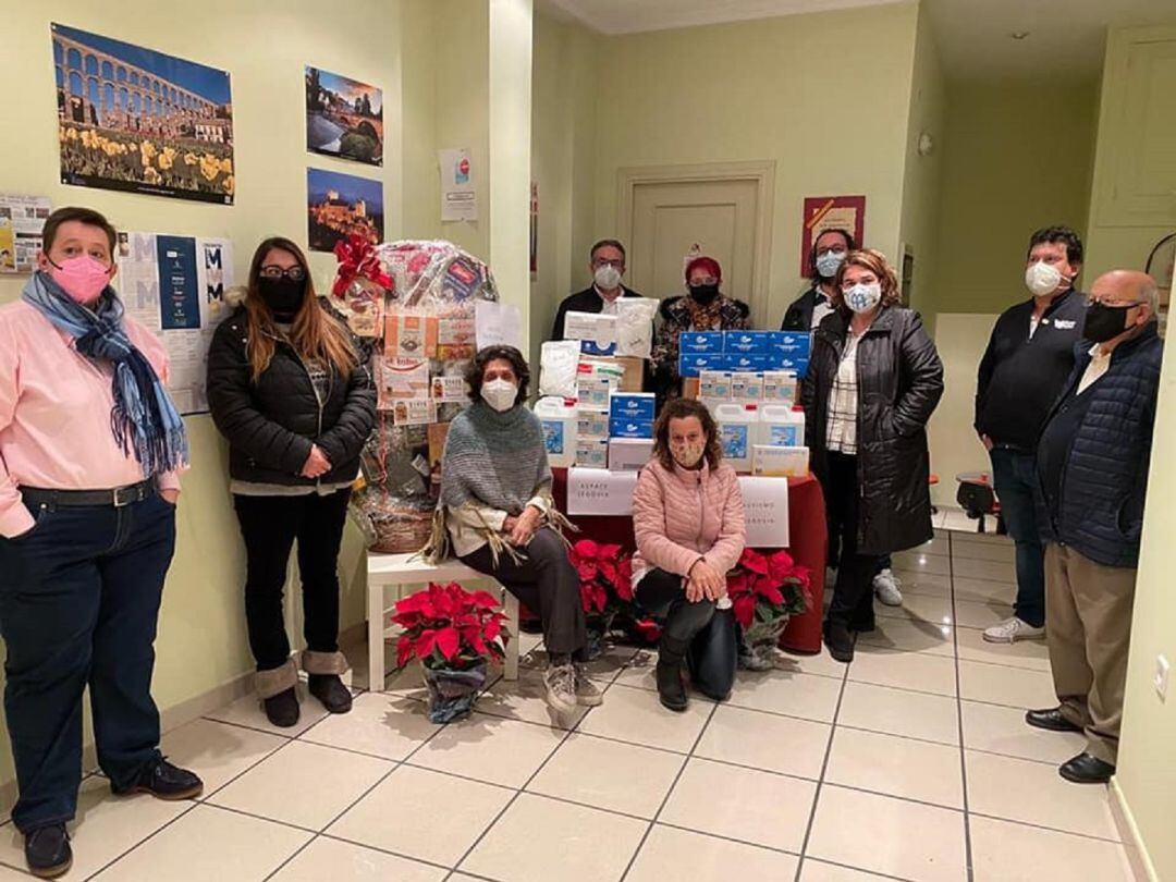 Entrega de material de protección a Aspace y Autismo Segovia