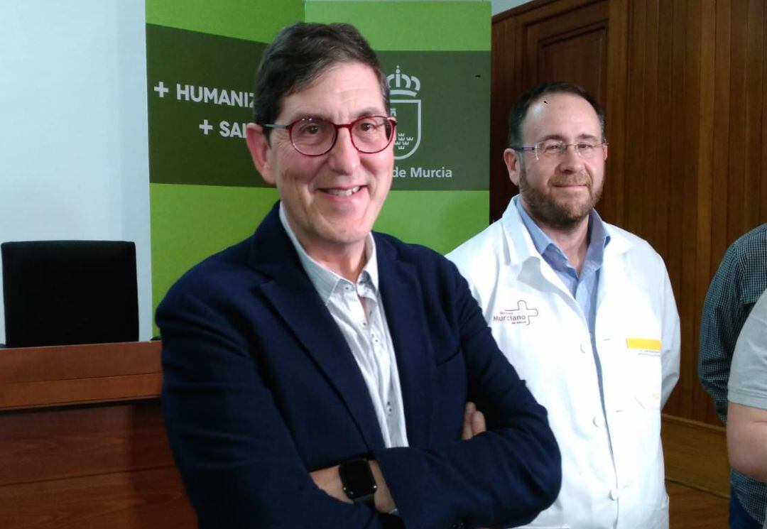 De izquierda a derecha: el consejero de Salud, Manuel Villegas y el portavoz técnico del Comité de segumiento Covid, Jaime Pérez