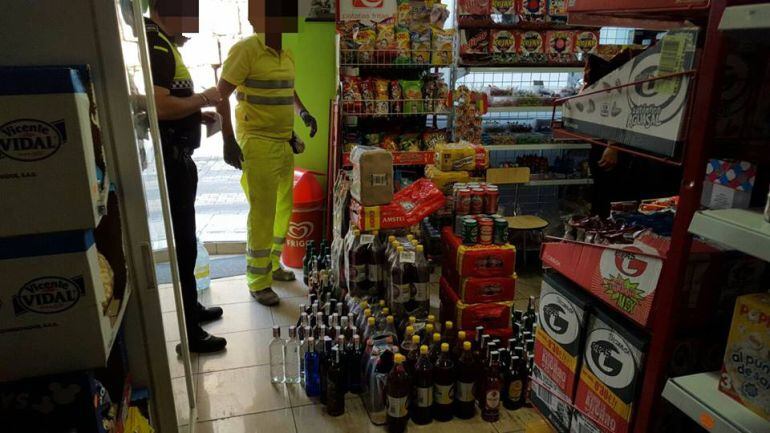 Bebidas incautadas en un establecimiento de Mérida