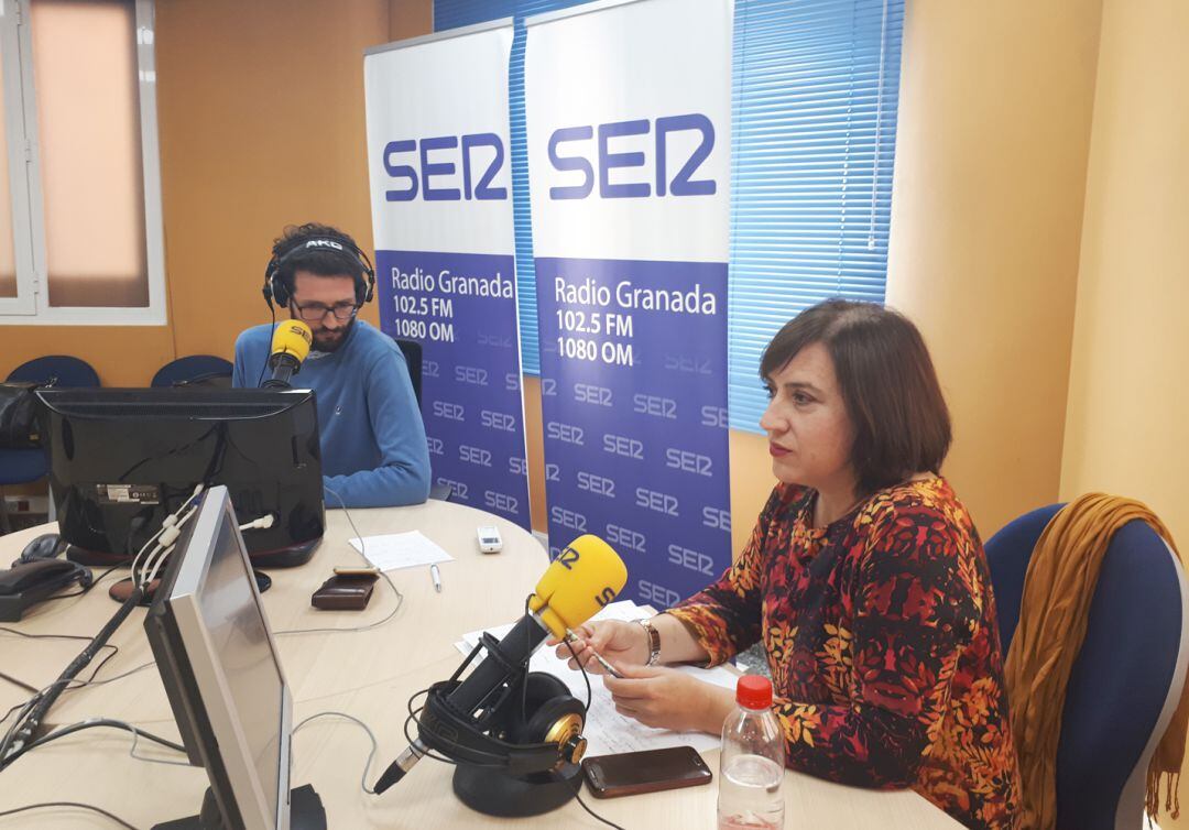 Enrique Árbol entrevista en Radio Granada a la delegada del Gobierno de la Junta en Granada, Sandra García