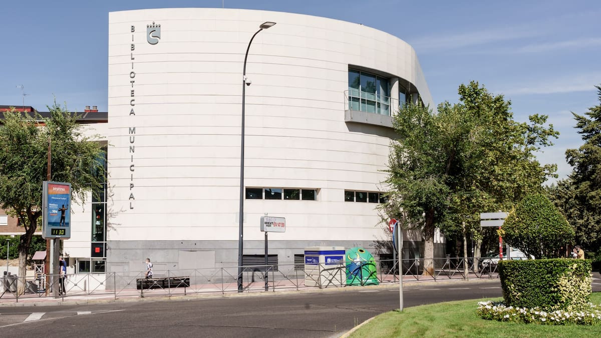 Entrevista a Amalio Rey, autor del libro 'Cómo impulsar la inteligencia colectiva', que lo presenta en la Biblioteca Central Marcos Ana de Sanse