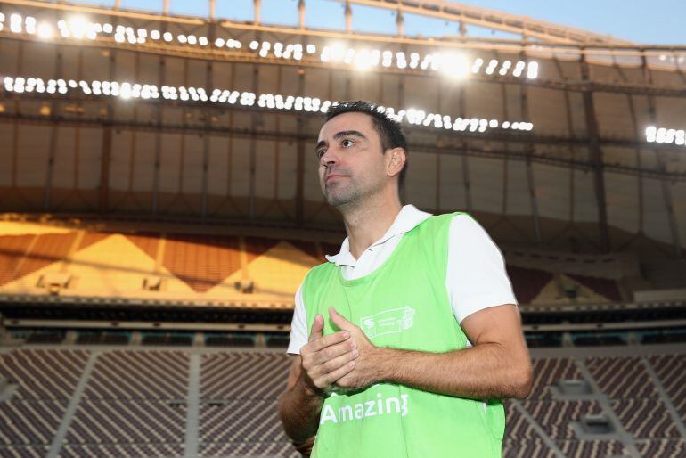 Xavi Hernández durante una presentación en el Estadio Internacional Jalifa
