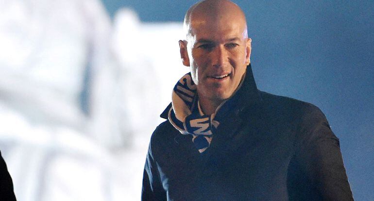 Zidane, en Cibeles disfrutando de la celebración del Real Madrid