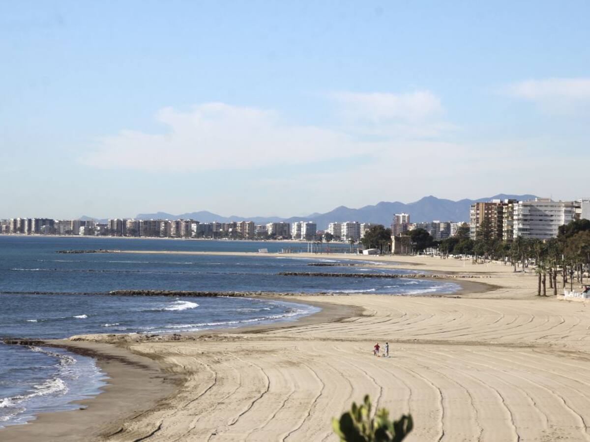 El sector turístico de Benicàssim confía en la presencia de turistas locales en verano