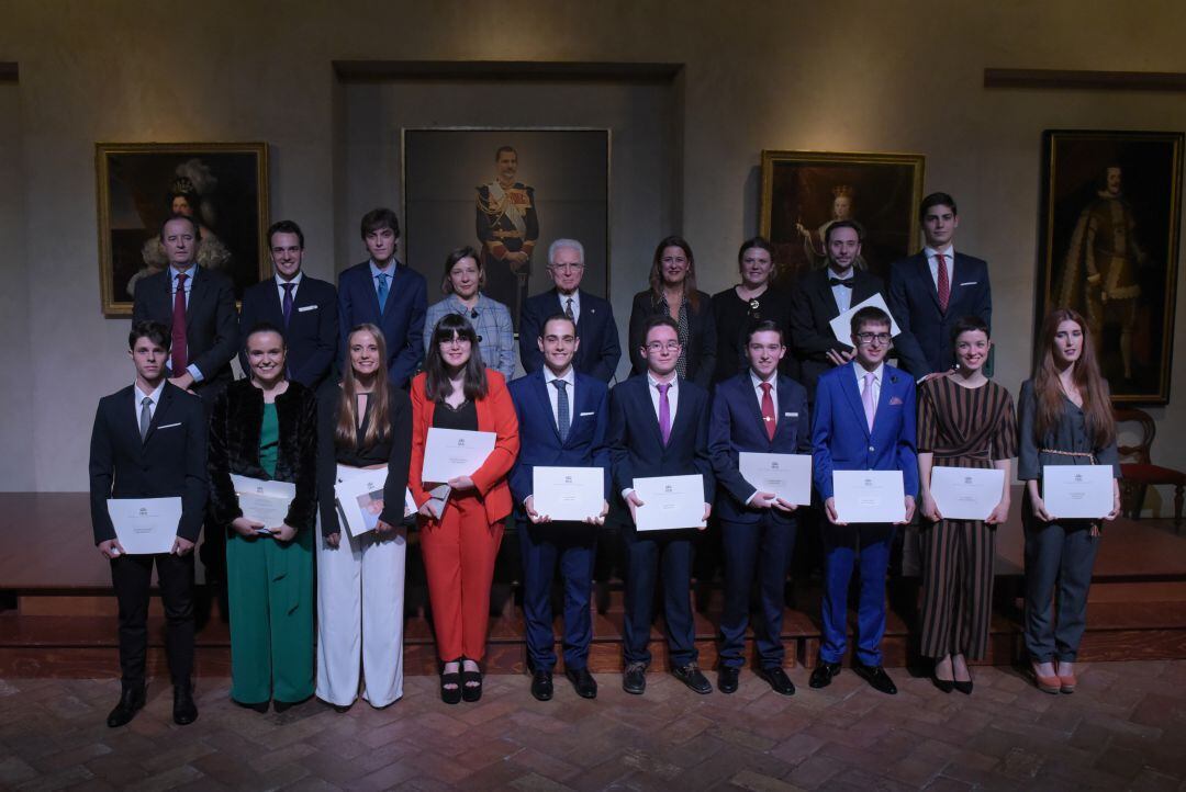 Entrega de becas en la biblioteca de la Real Maestranza de Caballerías.